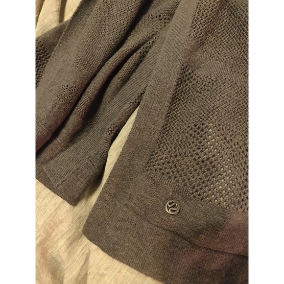 Lululemon Find Your Light Wrap - Picture 6 of 8
